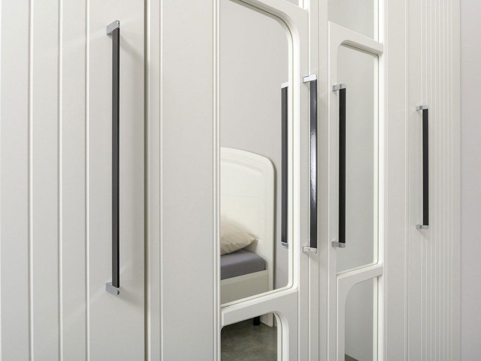 Распашной шкаф Валенсия