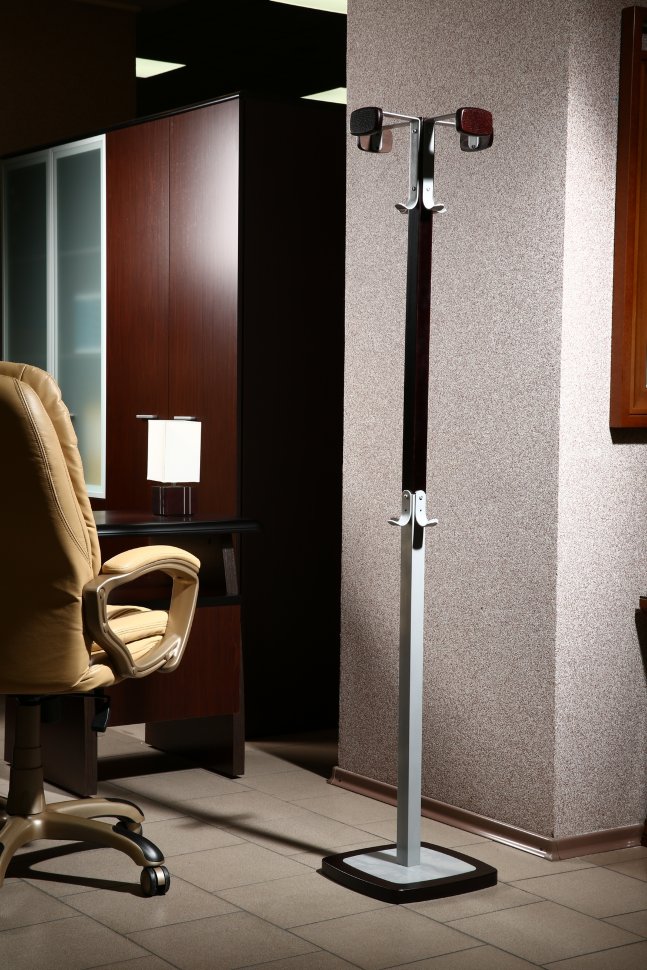 Напольная вешалка для одежды Босс 4